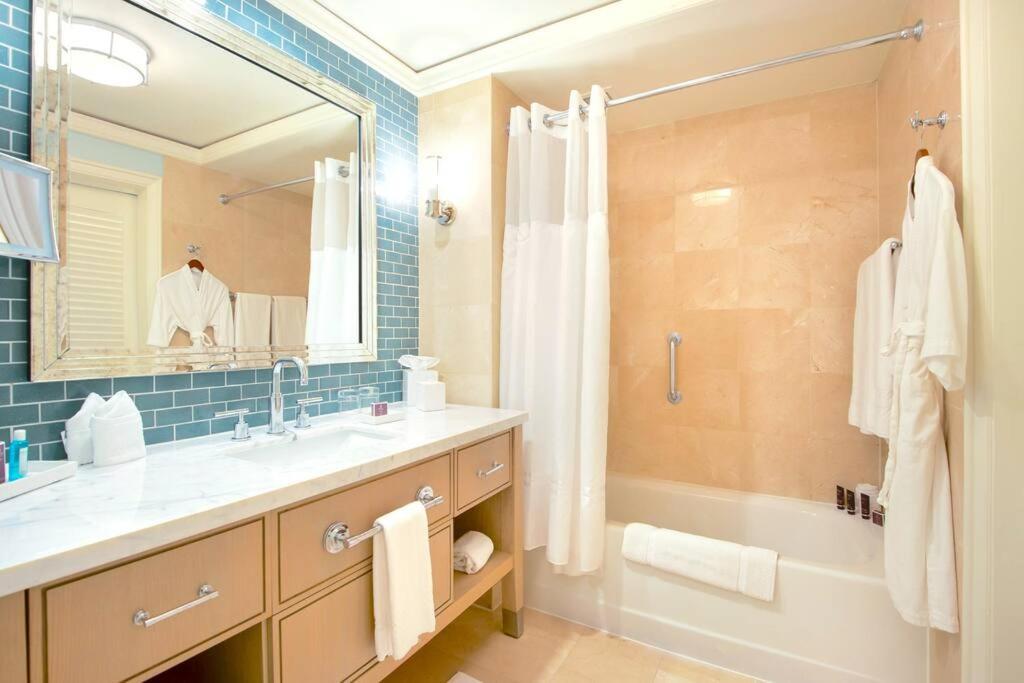 Stunning Studio Apartment Located At The Ritz Carlton-Key Biscayne Miami Buitenkant foto